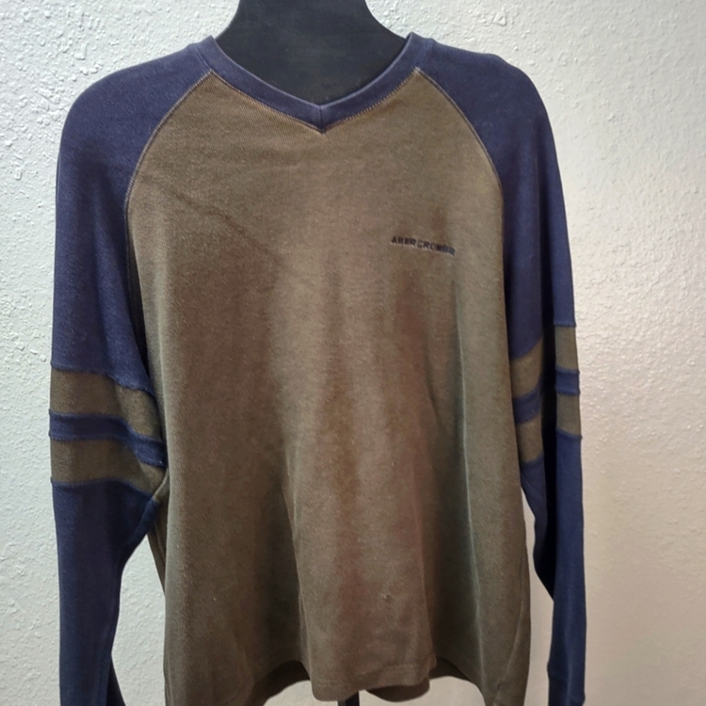 Abercrombie Men's Large khaki and navy shirt. $10